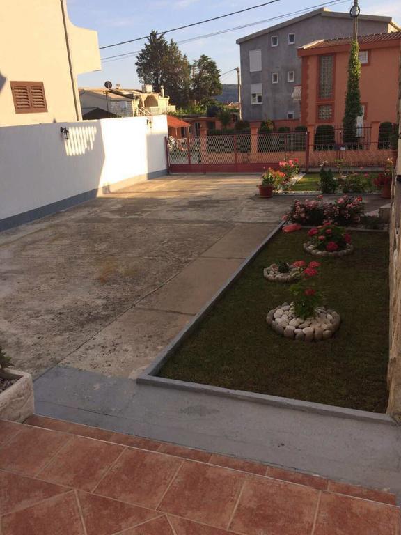 Apartments Cecunjanin Bar Luaran gambar